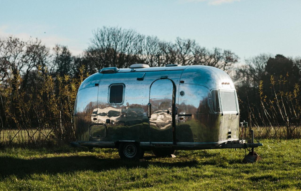 Silver Airstream Glamping & Rental Чичестер Экстерьер фото