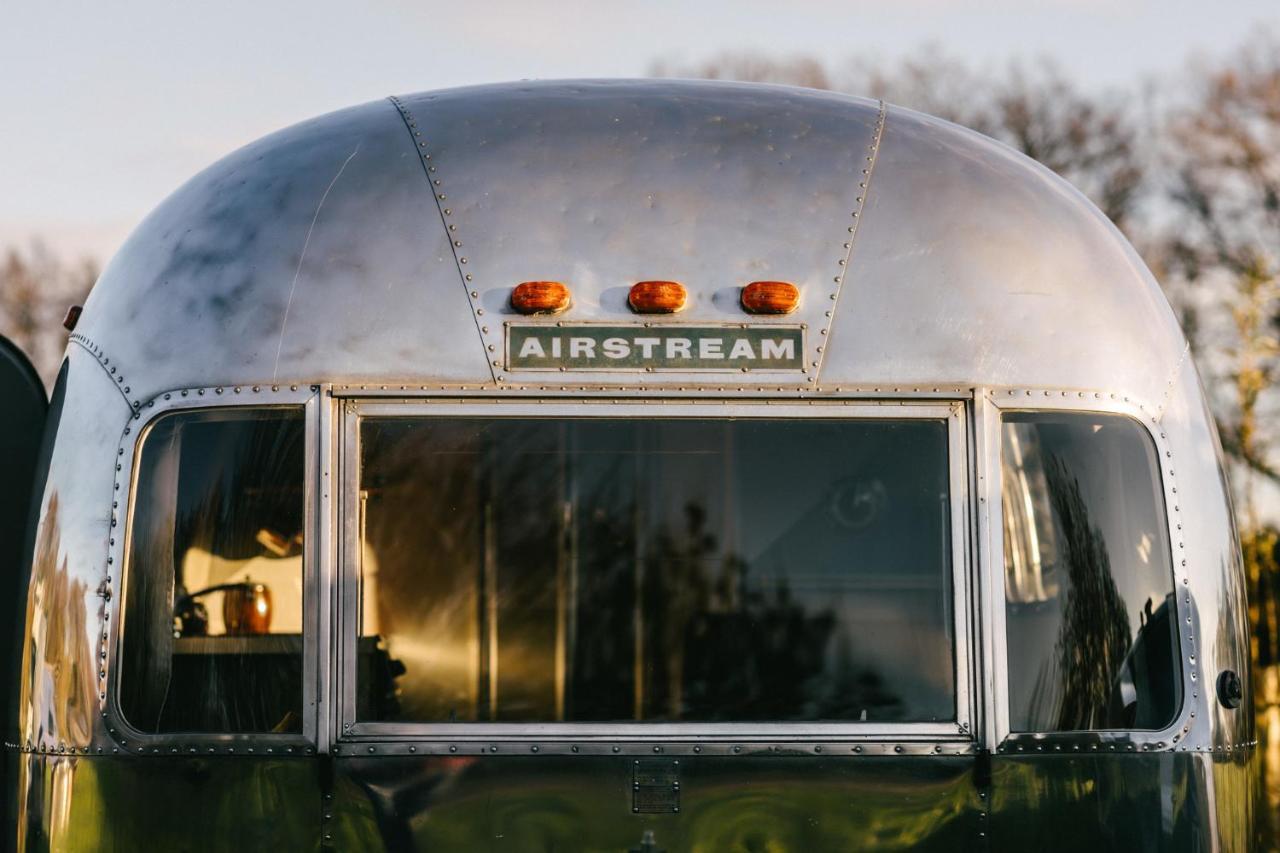 Silver Airstream Glamping & Rental Чичестер Экстерьер фото