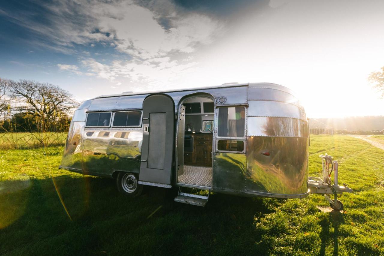 Silver Airstream Glamping & Rental Чичестер Экстерьер фото