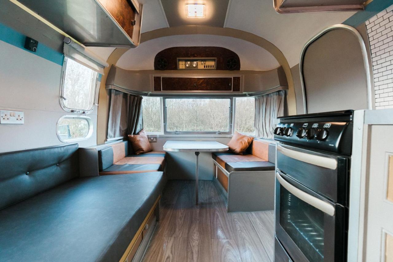 Silver Airstream Glamping & Rental Чичестер Экстерьер фото