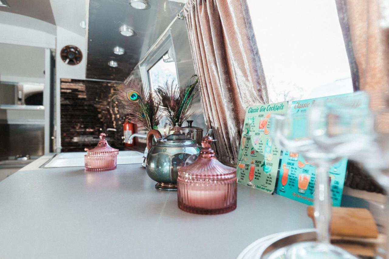 Silver Airstream Glamping & Rental Чичестер Экстерьер фото