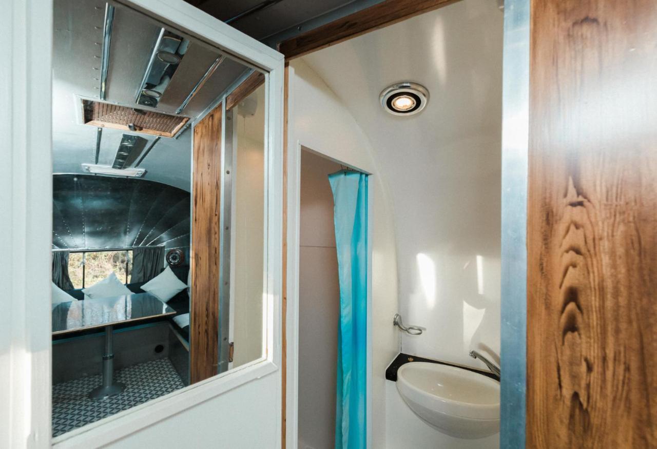 Silver Airstream Glamping & Rental Чичестер Экстерьер фото
